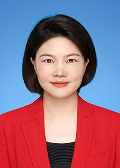 黄颖.jpg